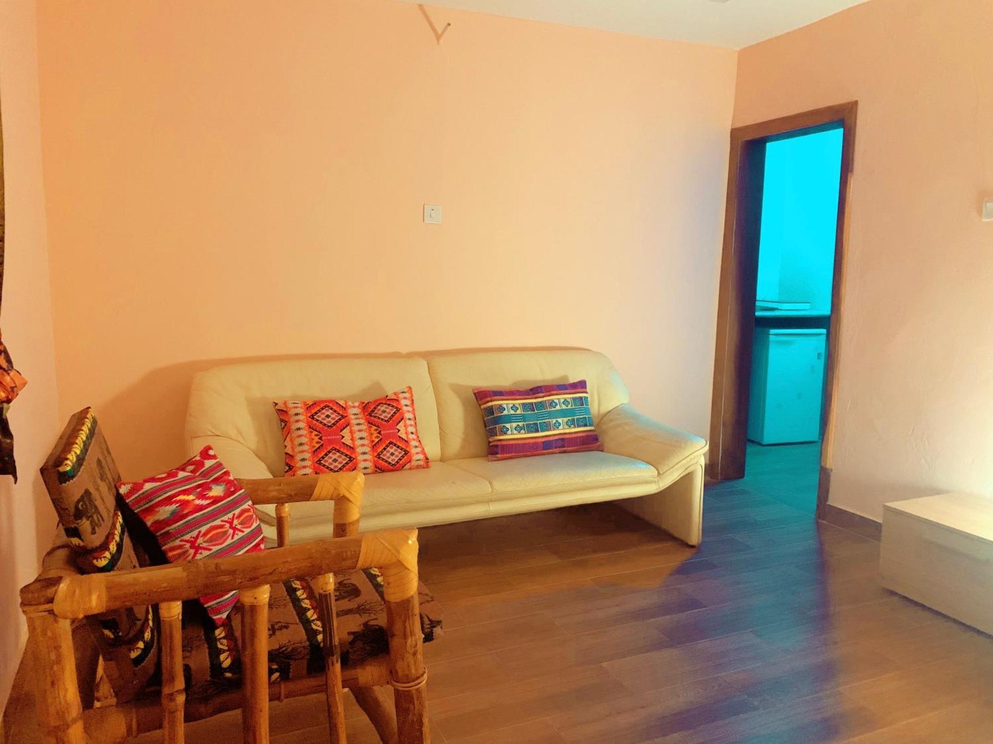 Bajo Kunda - Guesthouse Kololi Quarto foto